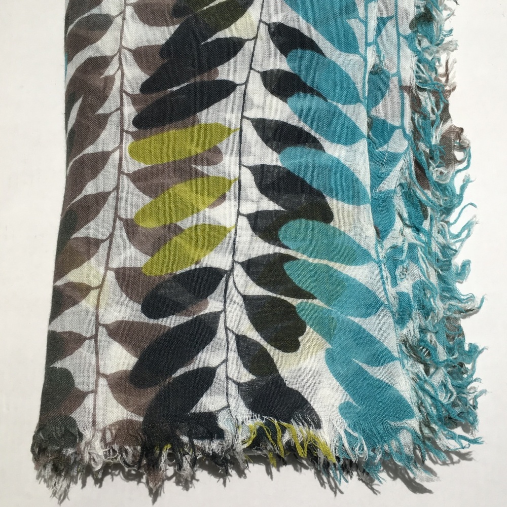 🌿 Beautiful Multicolored Statement Scarf - Picture 4 of 4